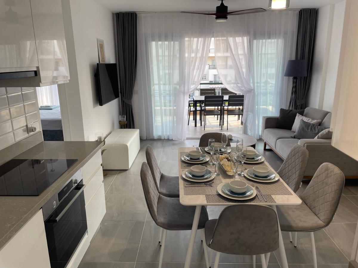 Seaside Modern Holiday Home For Family Vokolidha Екстериор снимка